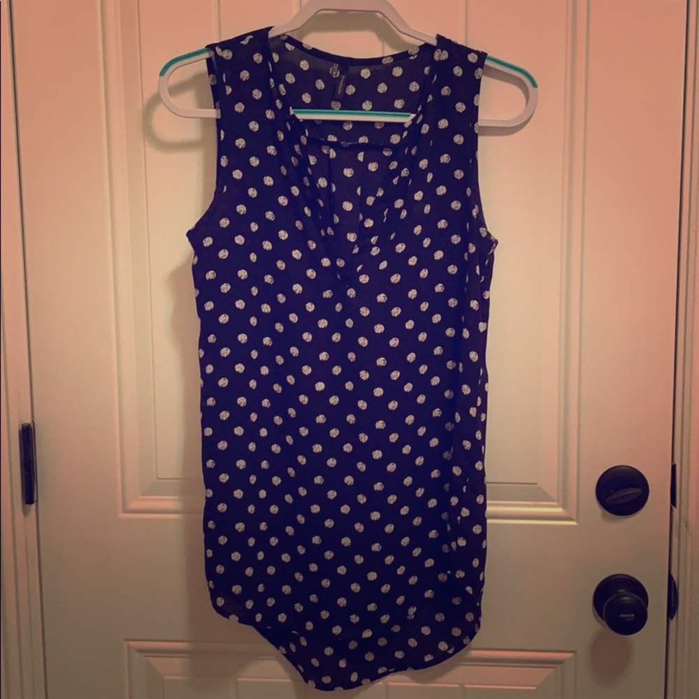 Sleeveless hi-lo tunic